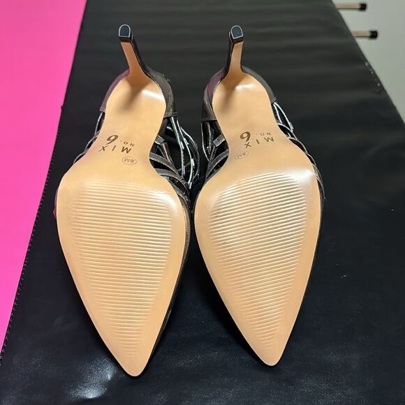 Mix No. 6 heels. Size 8M. NWTs. Metallic in color. 3.5” heels. - Picture 5 of 8